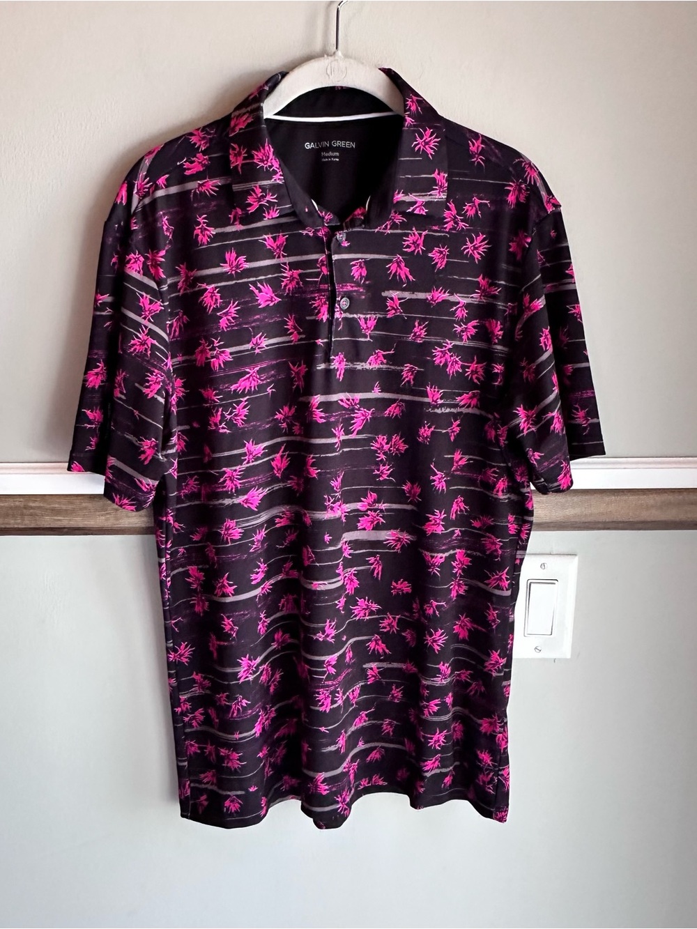 Galvin Green Malik V8+ Golf Polo Pink Black Floral Short Sleeve Shirt